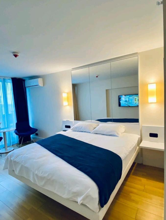 Orbi City Apartment Batoemi Buitenkant foto